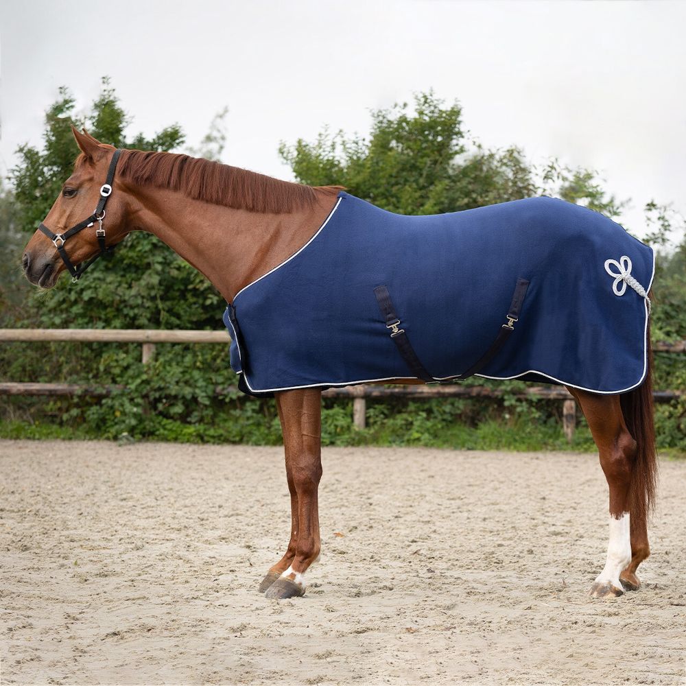QHP Fleecedecke mit Ornament